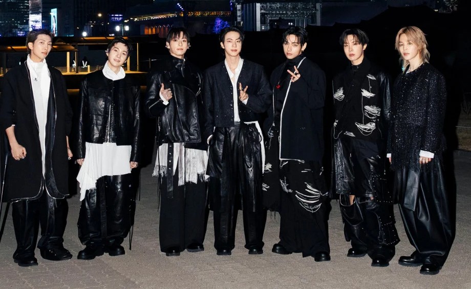 BTS lập kỷ lục toàn cầu với concert Gwanghwamun