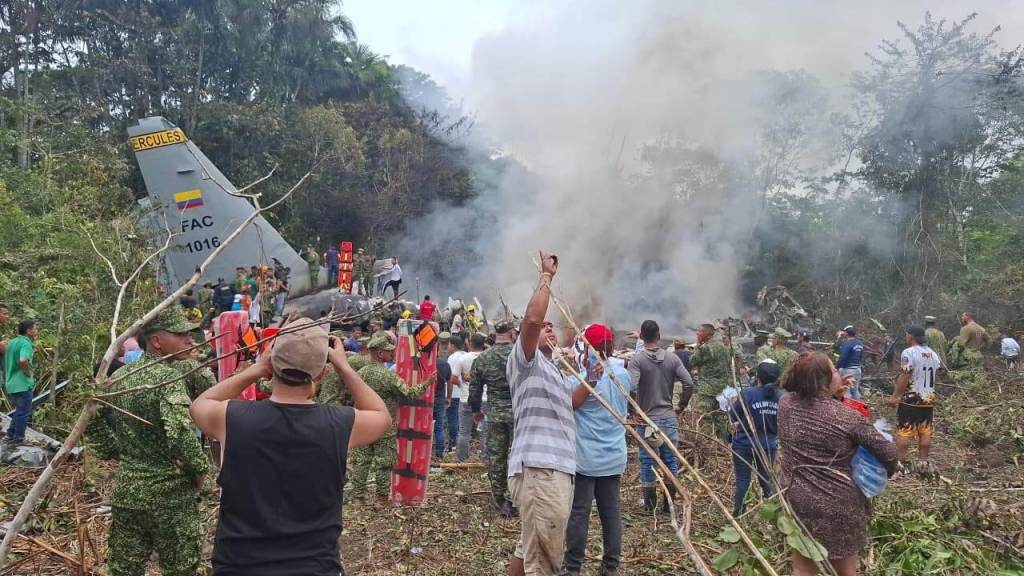 Colombian military plane crashes with 110 soldiers on board
