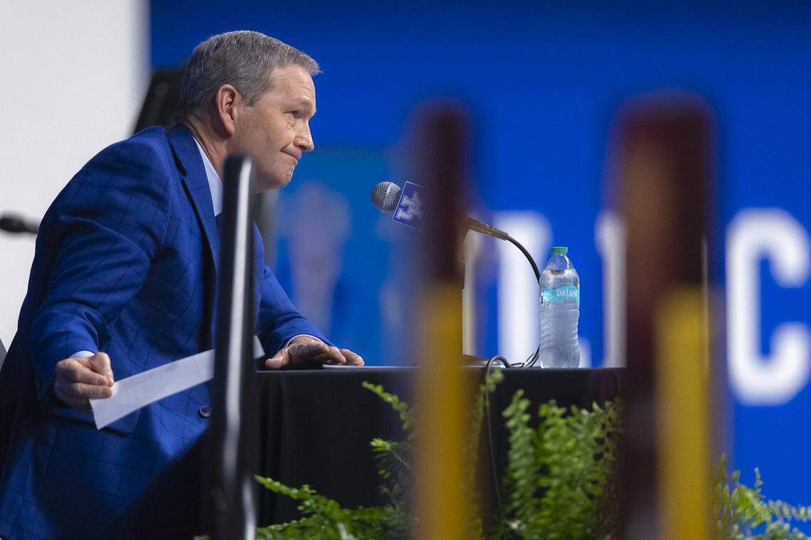 Mitch Barnhart steps away from proposed job at UK amid growing criticism