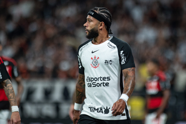 Ídolo do Corinthians critica Memphis por expor departamento médico do clube