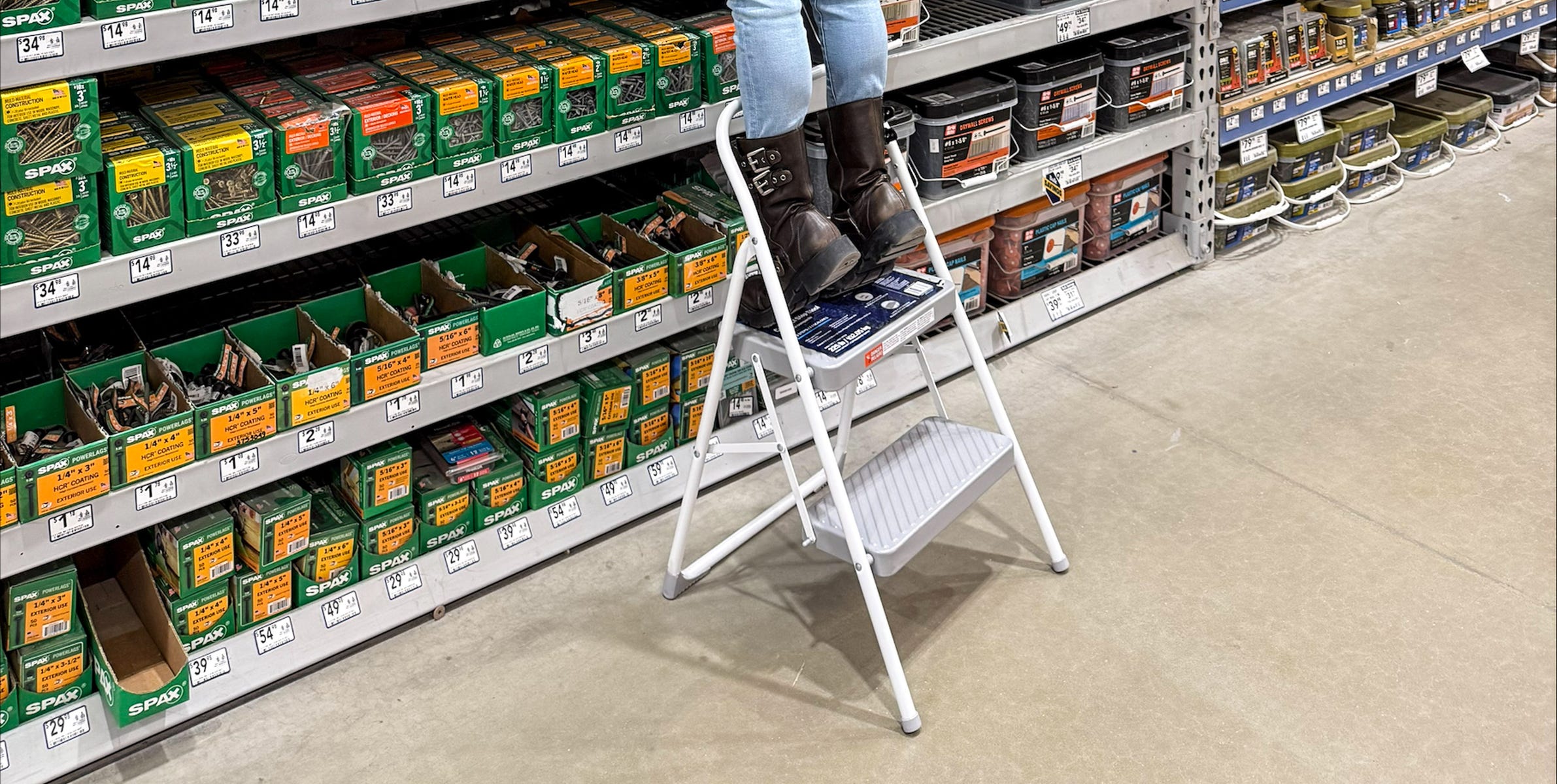 These are the best kitchen step stools I found for short people at Lowe’s