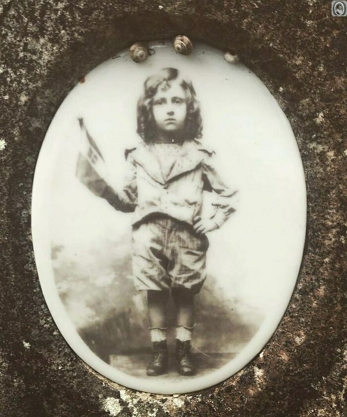 50 Portraits On Tombstones That Tell Stories Of Lives Once Lived