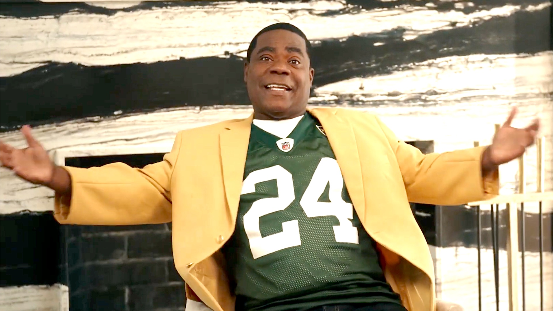 Monica tries to get through to Reggie on The Fall and Rise of Reggie ...
