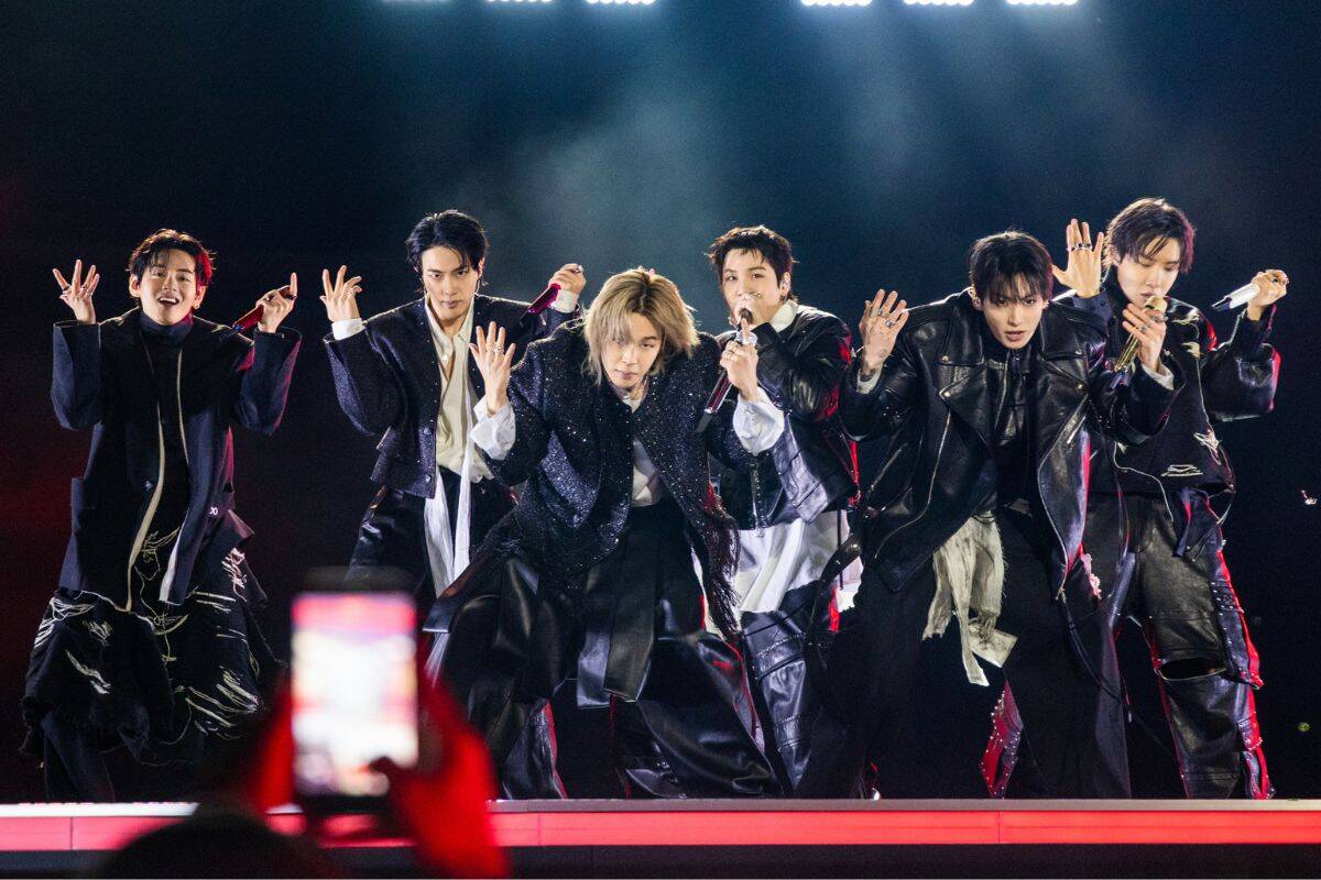 BTS gây tranh cãi về số lượng khán giả thực sự tại concert