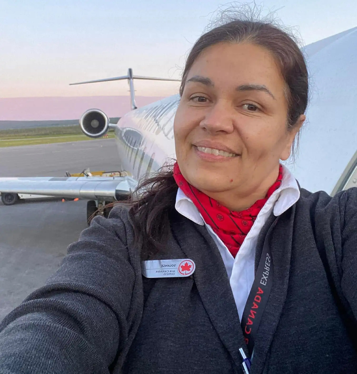 Bị văng khỏi máy bay sau va chạm, nữ tiếp viên sống sót như 'phép màu'