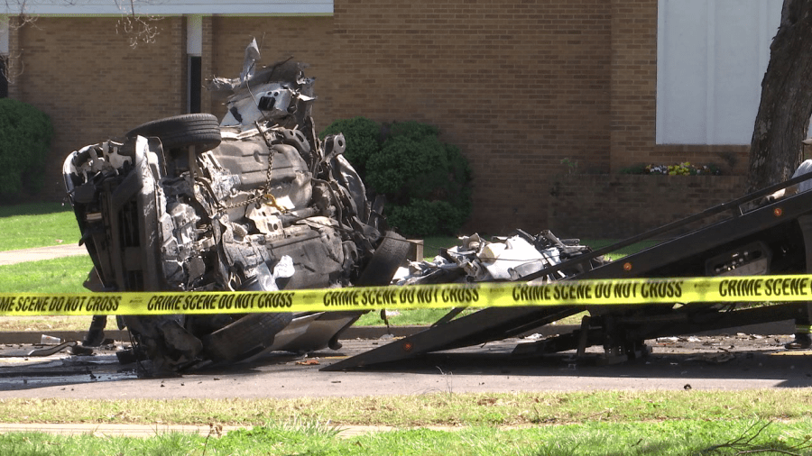 Suspect fleeing investigators crashes into car driven by Knox County ...
