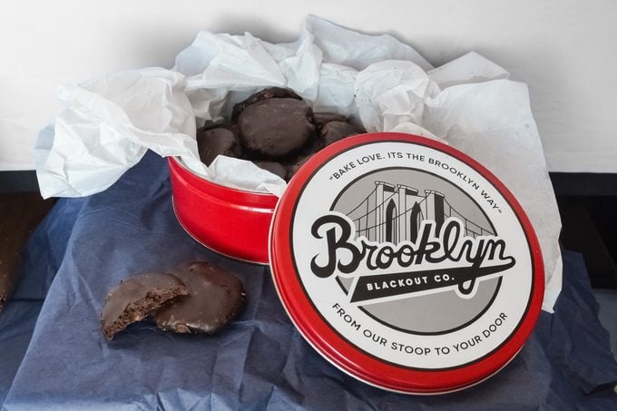 Toha26 Goldbelly Monthly Cookie Subscription Emily Way 01 Yvedit
