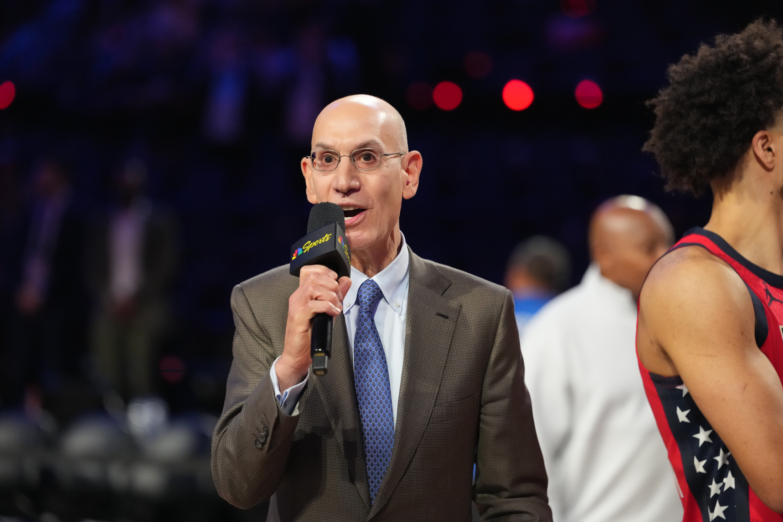 NBA lowers 2026-27 salary cap projection amid media revenue dip<br><br>