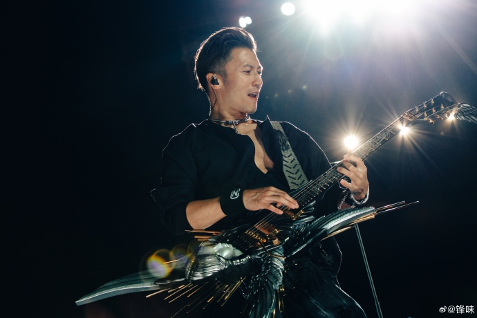 Phong độ đỉnh cao tuổi 45 của Tạ Đình Phong