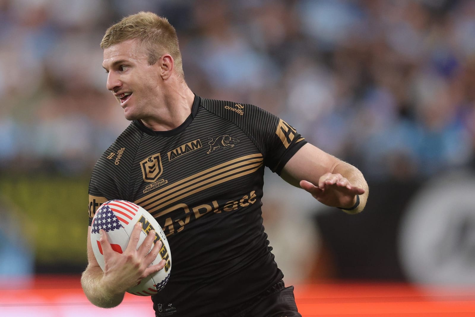 Penrith Panthers re-sign dual premiership winning backrower