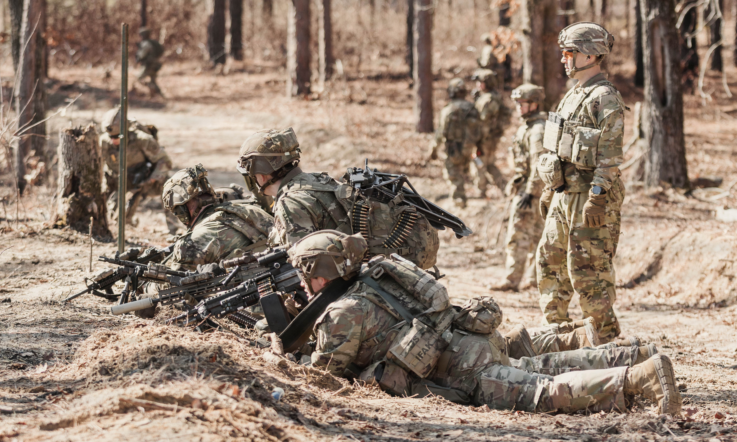 Mỹ cân nhắc điều khoảng 3.000 lính dù đến Trung Đông