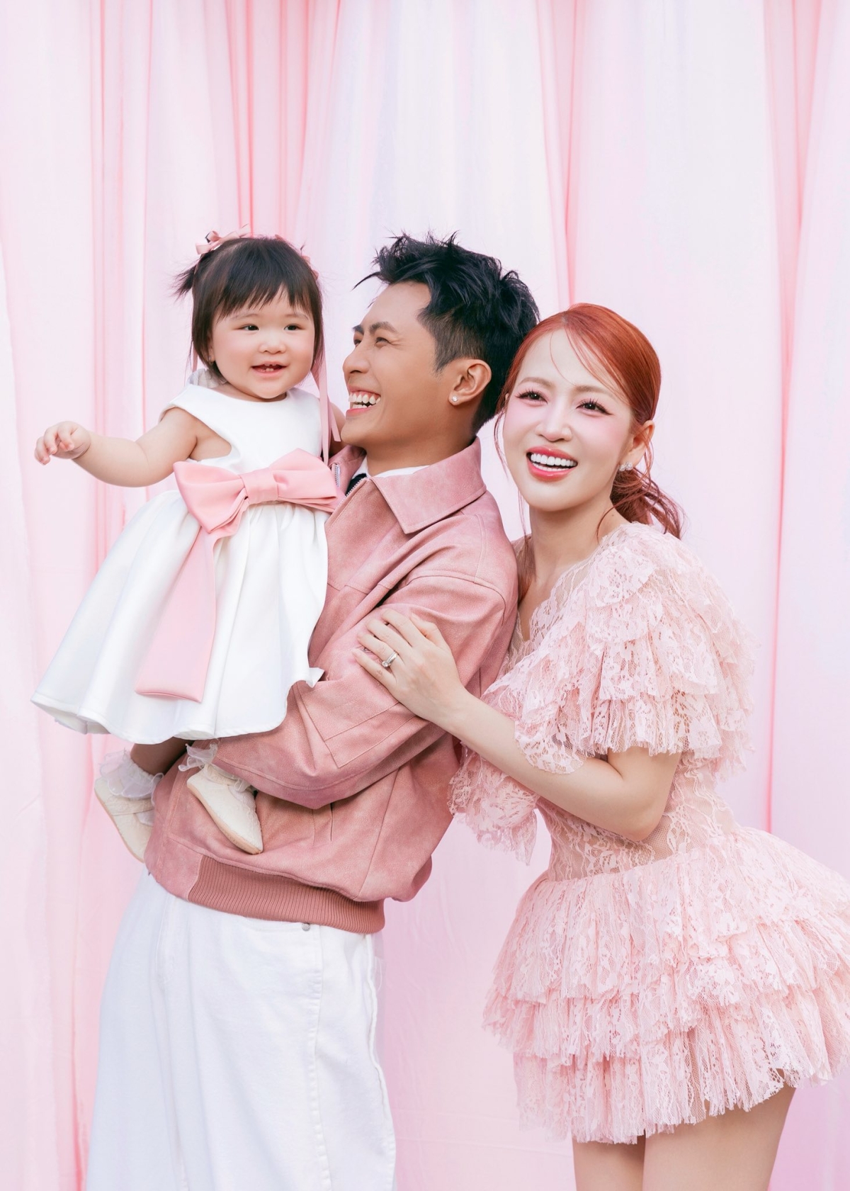 Gin Tuấn Kiệt khen bà xã Puka 'về dáng thần tốc' sau sinh