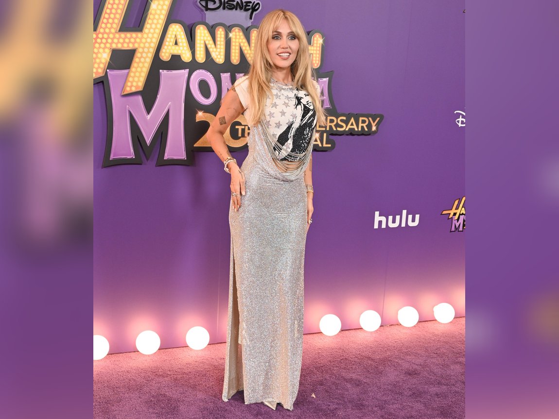 miley cyrus purple dress Miley Cyrus Wore Miss Sohee & Alexandre Vauthier Haute Couture On The  Graham Norton Show