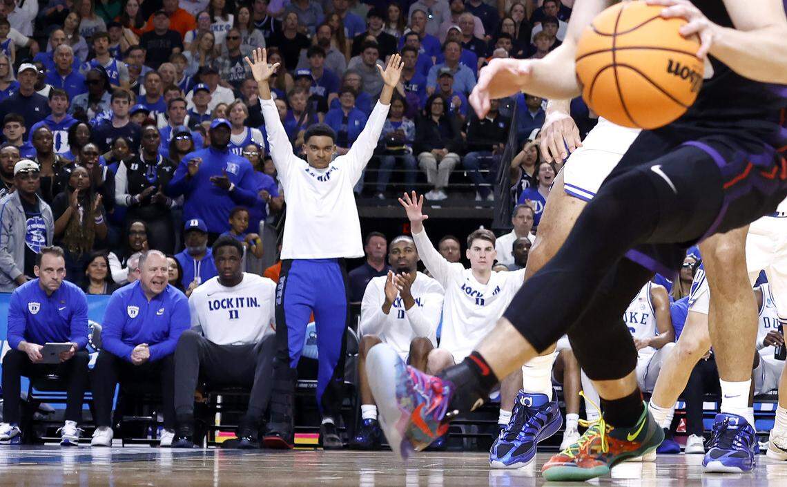 Duke basketball injury update: Could Caleb Foster return for Sweet 16 ...