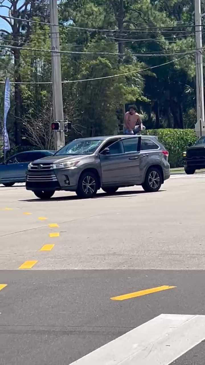 Man accused of jumping on vehicle hood, punching windshield in Boynton ...