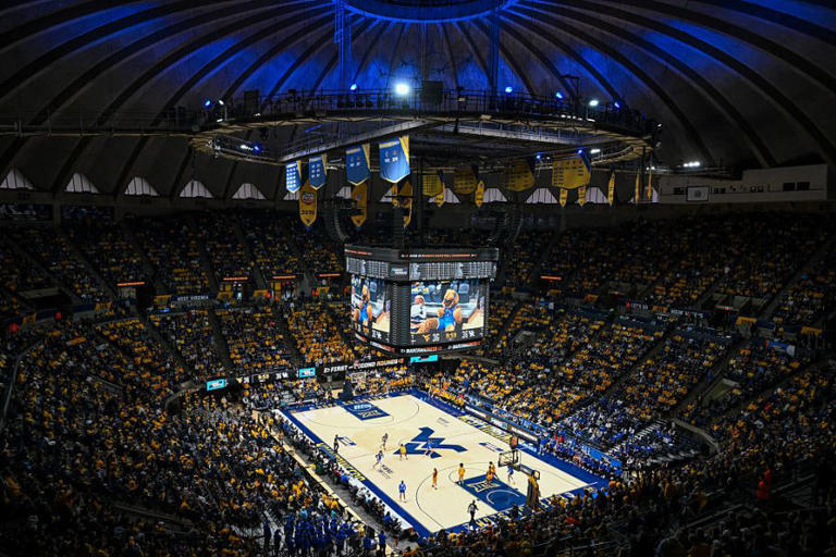 Texas heads to Fort Worth, takes on SEC foe in Sweet 16