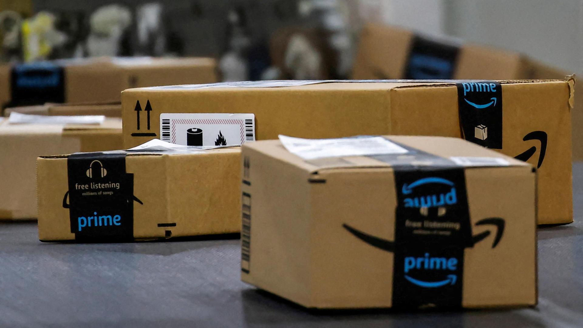 Quello che compra i pacchi Amazon a 3 euro al chilo e li rivende a 4