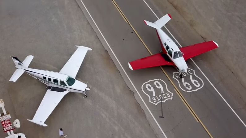 Watch how this aircraft landed on Route 66
