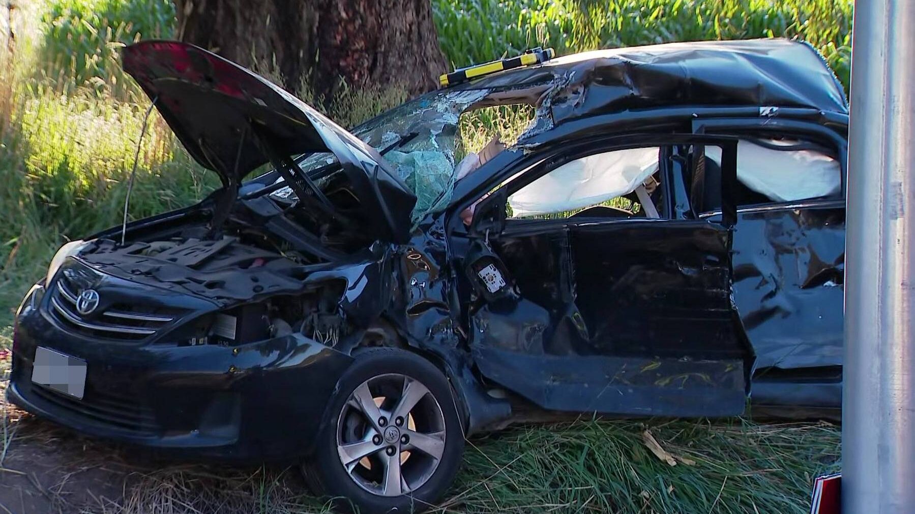 Serious crash involving car and truck near Birdwood in Adelaide Hills