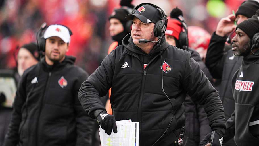 Jeff Brohm has Louisville battling SEC giants for elite 4-star TE after ...