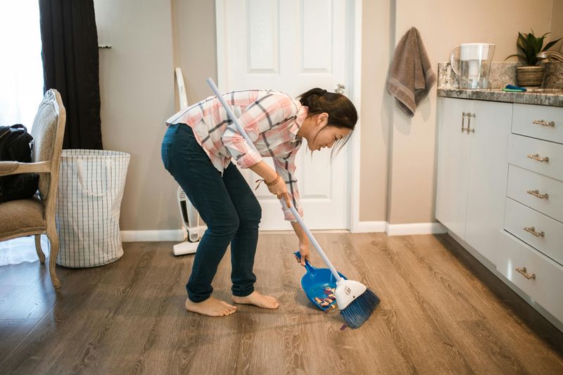 11 common problems people face when living alone