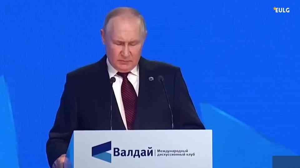 Warum tausende Menschen aus diesem Land fliehen - und warum Putin für ...