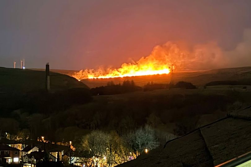 Rochdale fire: Locals warned 'avoid area' as smoke billows from Scout ...