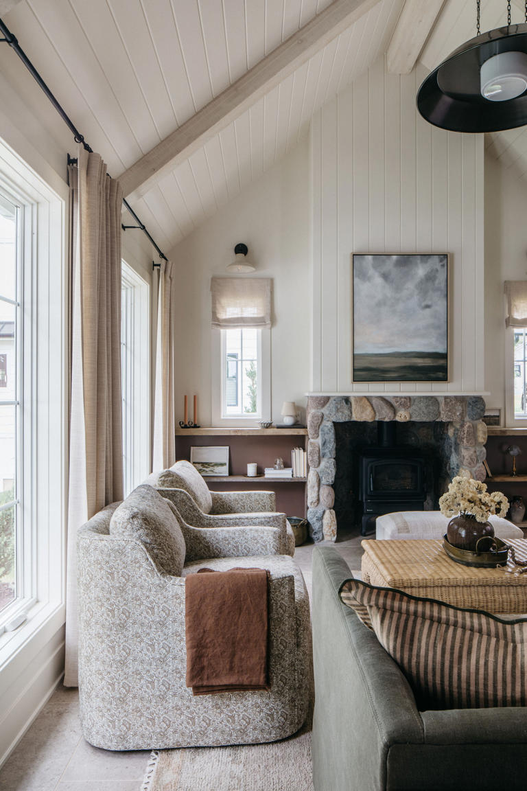 View of 5 problems in rooms with high ceilings that people never talk about