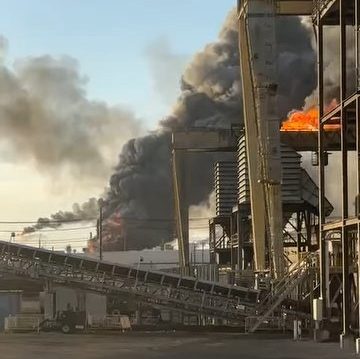 Massive explosion tears through major US oil refinery sparking 'take ...