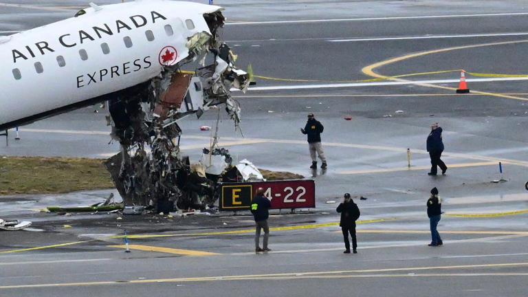 New York: Flugbegleiterin wurde offenbar 100 Meter aus Unglücksmaschine am Flughafen LaGuardia geschleudert
