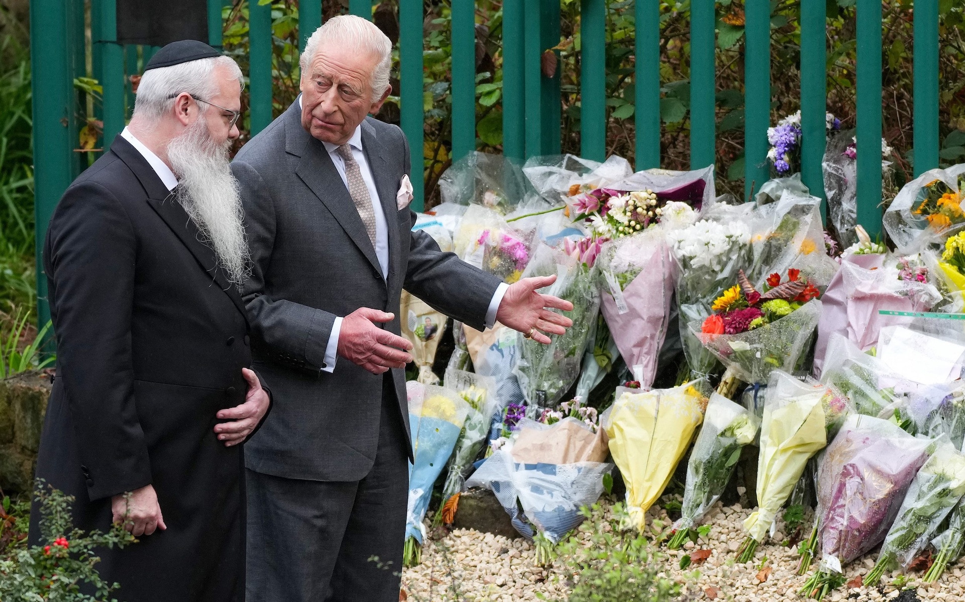 King becomes patron of Jewish charity after firebomb attack<br><br>