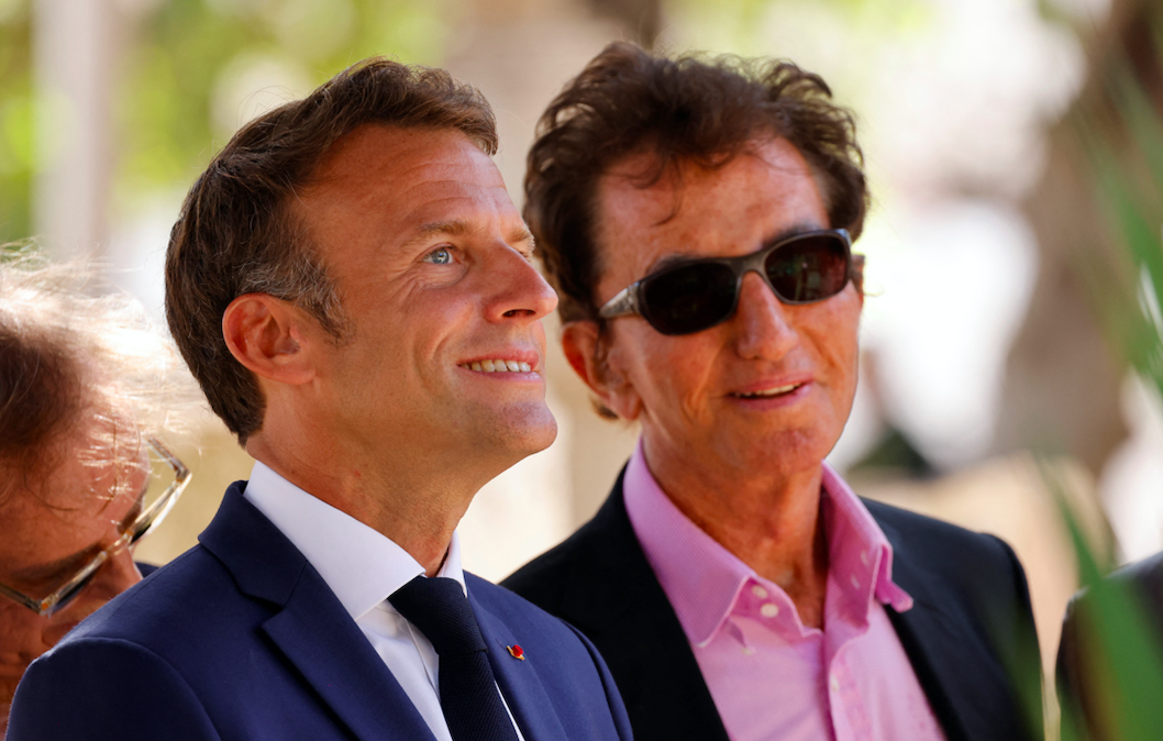 Emmanuel Macron rend hommage à Jack Lang malgré l’ombre de l’affaire ...