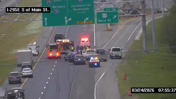 Lanes back open after major crash had most blocked on I-295 N at US-17