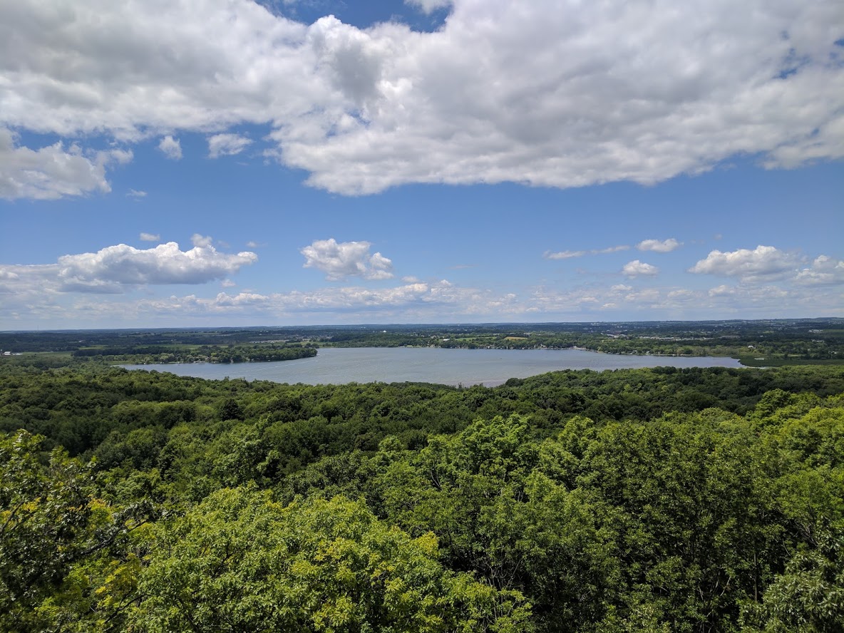 13 easy spring hikes in Wisconsin with beautiful views