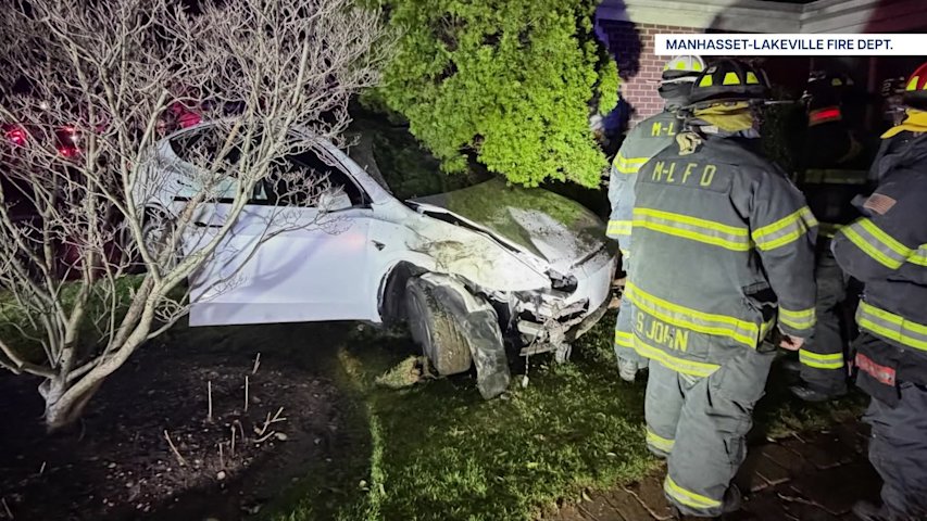 Car crashes into North Hills home, causing gas leak
