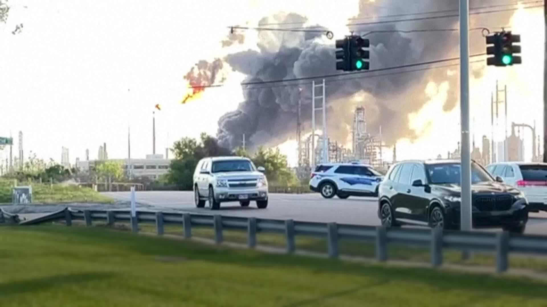 Explosion at Texas oil refinery creates huge smoke plume