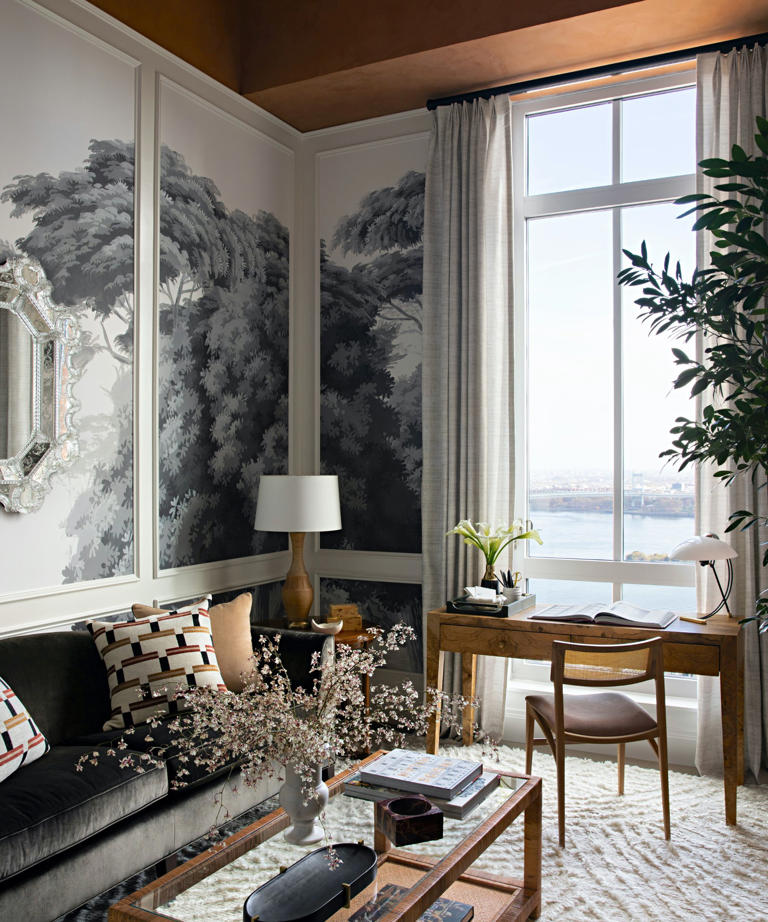 How room contouring uses color and shadow to reshape interiors