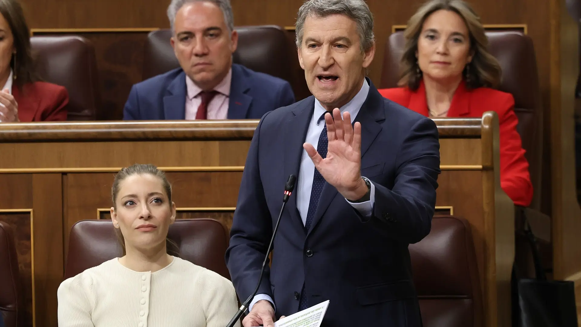 Feijóo pide al Gobierno que recapacite con el decreto anticrisis y ...
