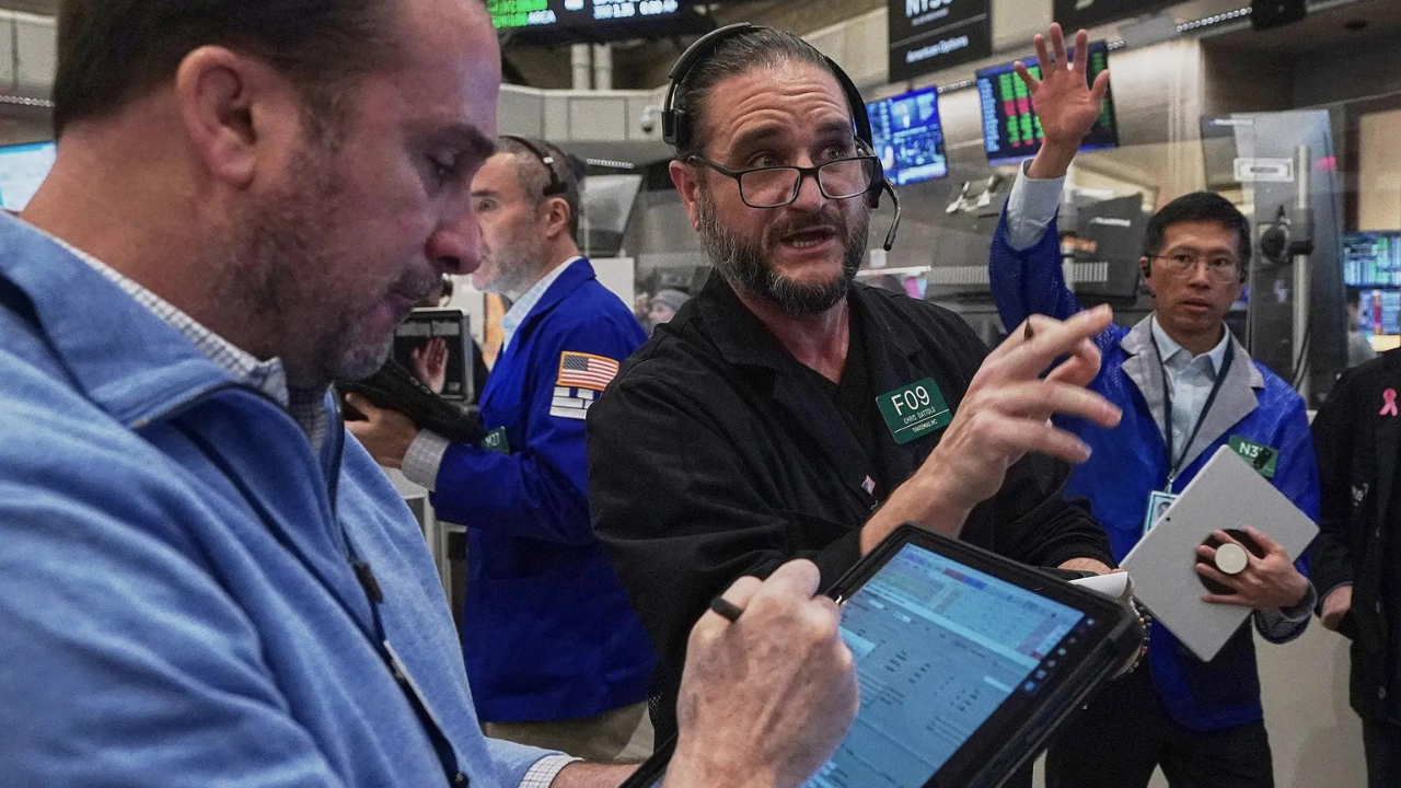 📉 Stocks Shake as AI & Oil Spook Markets 🛢️