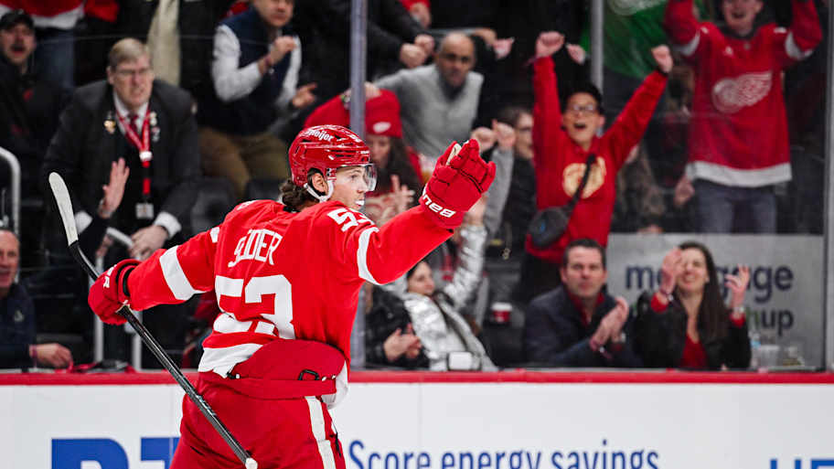 Red Wings face crucial stretch in playoff push
