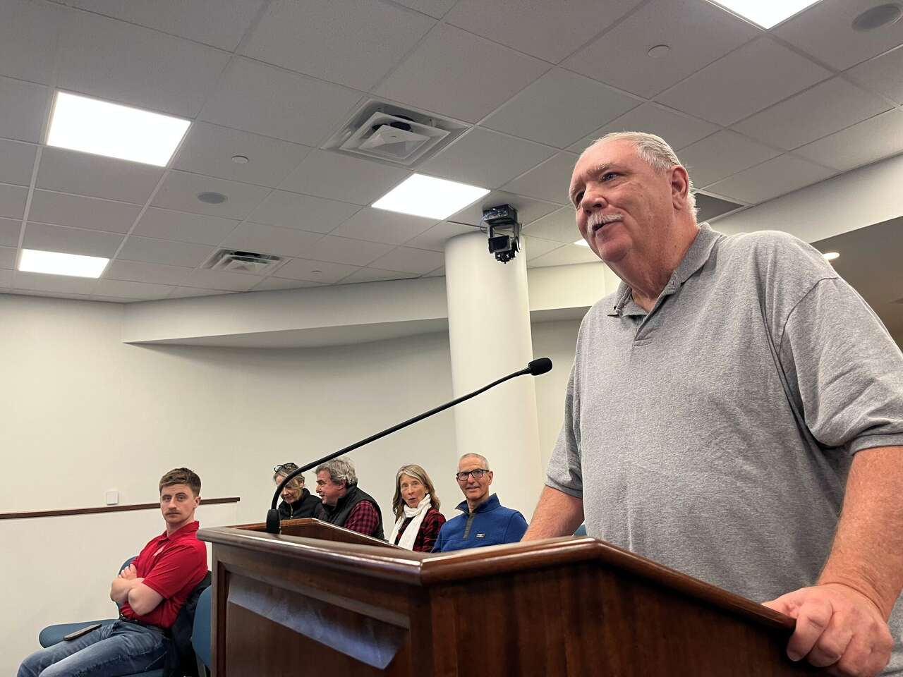 Midland approves bidding for neighborhood lot over neighbors’ objections<br>