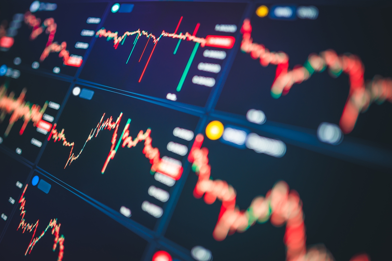 Software ETF bleeds outflows as the sector faces historic pressure