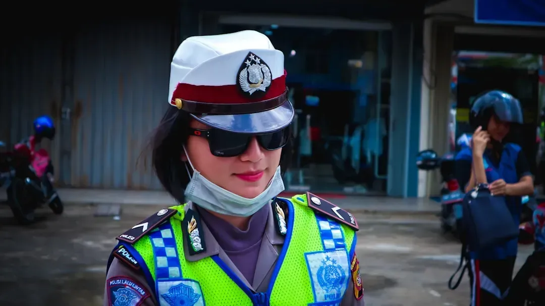 How to spot a 'fake' police officer: The new tactic targeting drivers ...