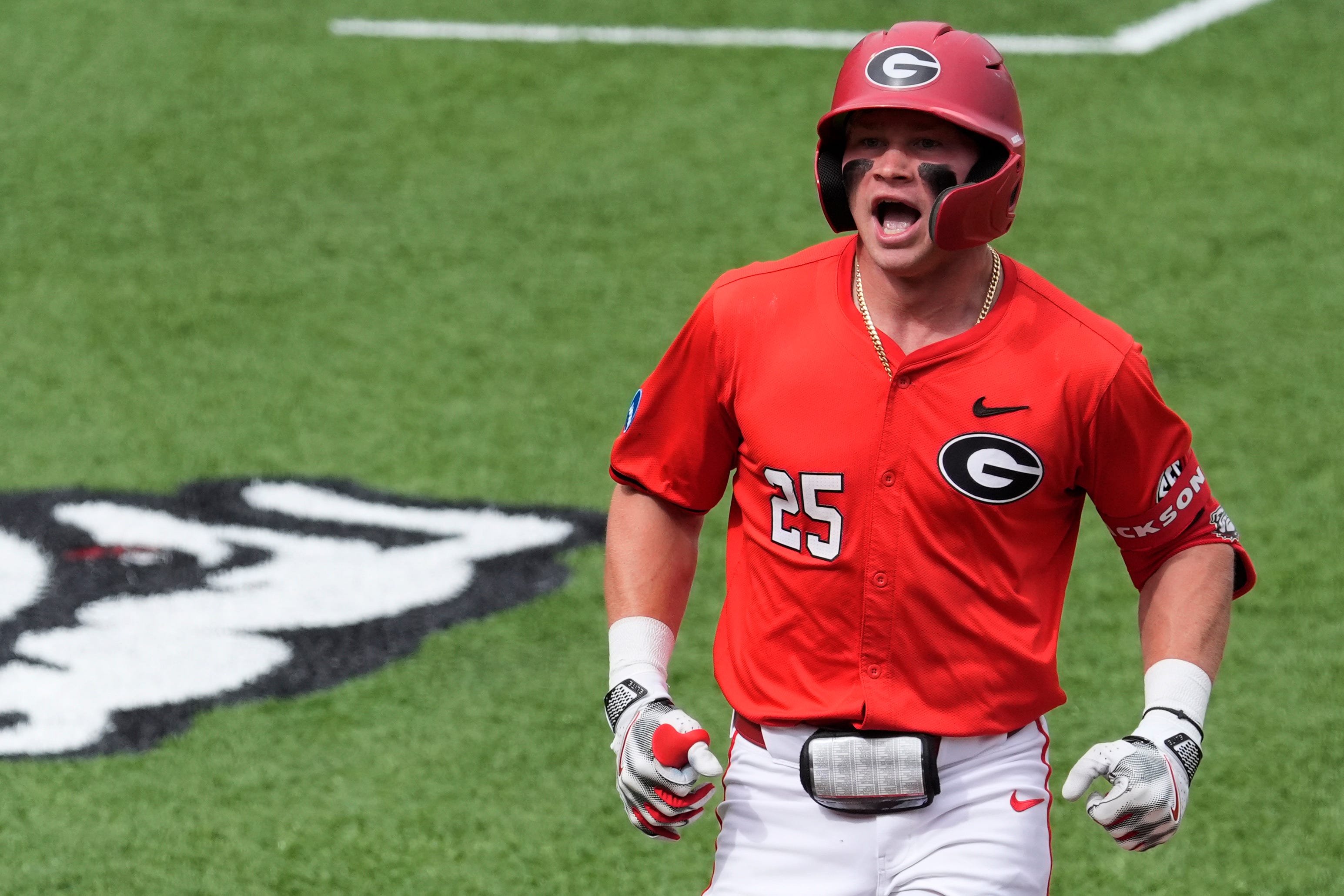 Georgia baseball makes history in 26-14 win at Arkansas