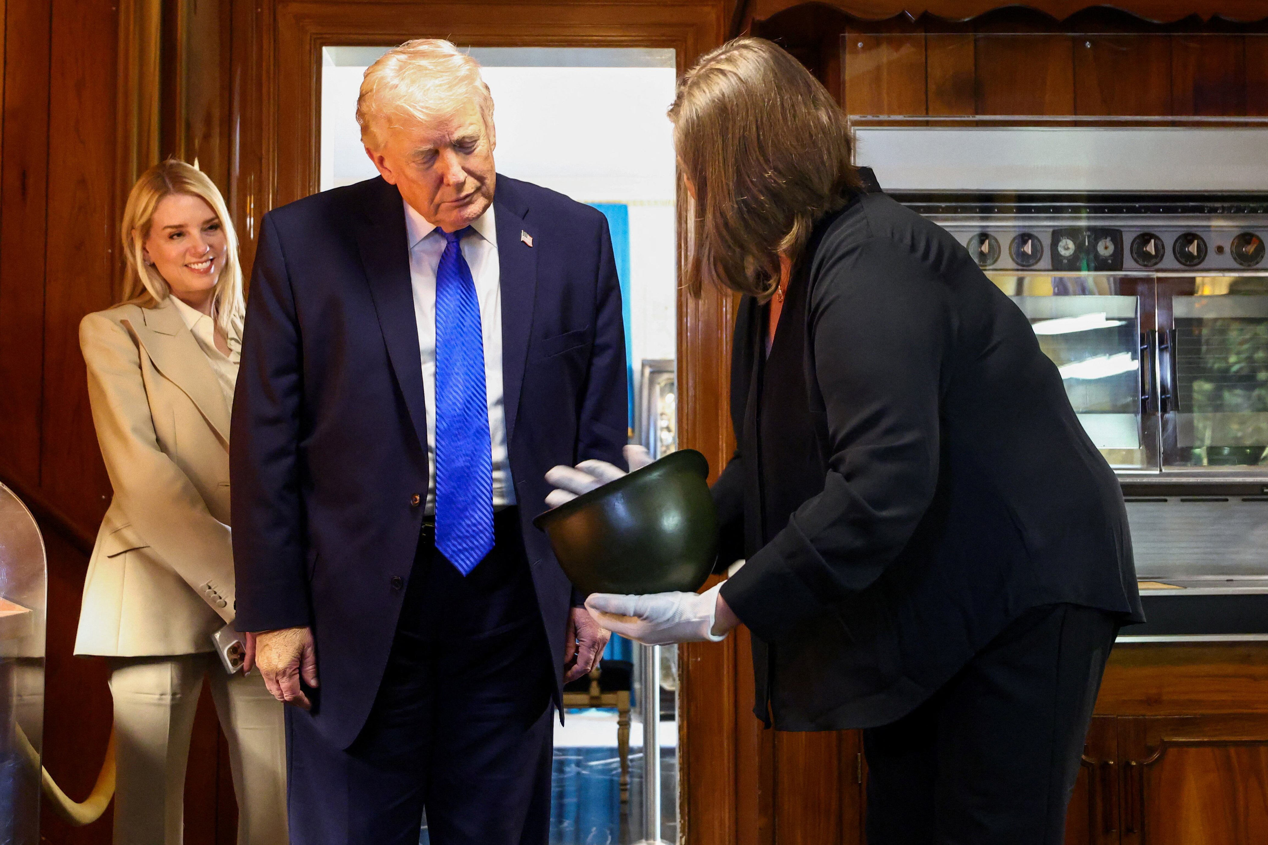 Illustration of Federal Id And Social Security Card