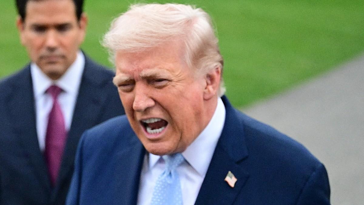 'You're not doing a good job!': Donald Trump lashes out at reporter in ...