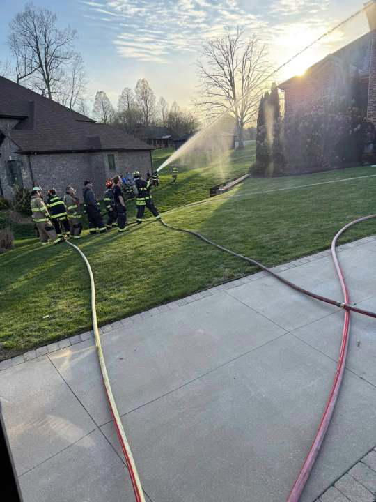 Multiple agencies respond to fire in Owensboro