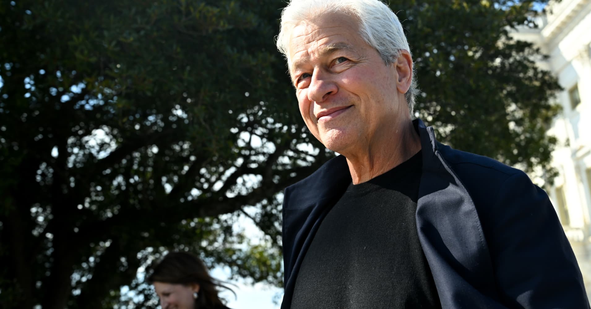 Dimon warns on AI job losses, calls for government-business incentives