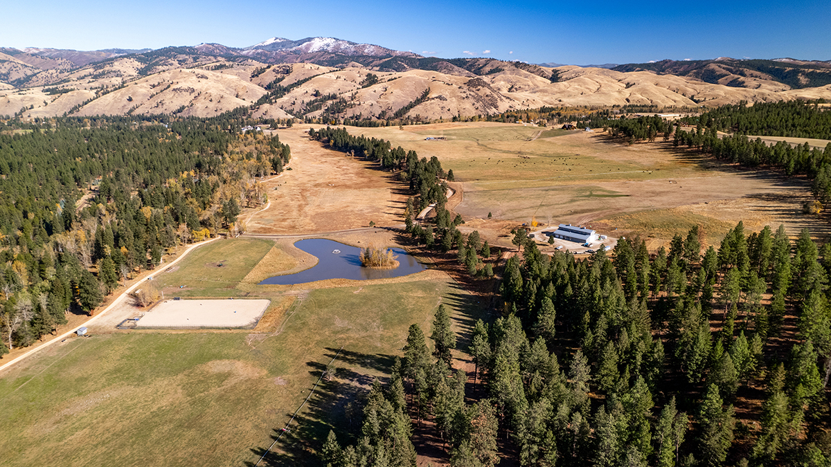Two Feathers Ranch in photos