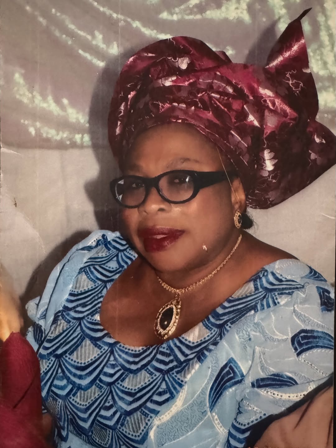 Singer Asa loses mother